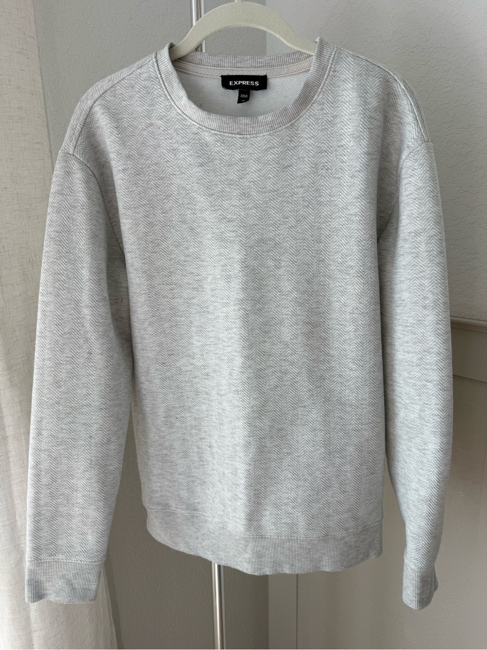 Express Women’s Heather Light Gray Crewneck Sweater